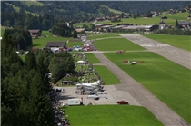 Grossartiges Flugplatzfest mit der Patrouille Suisse und dem Papyrus-Hunter