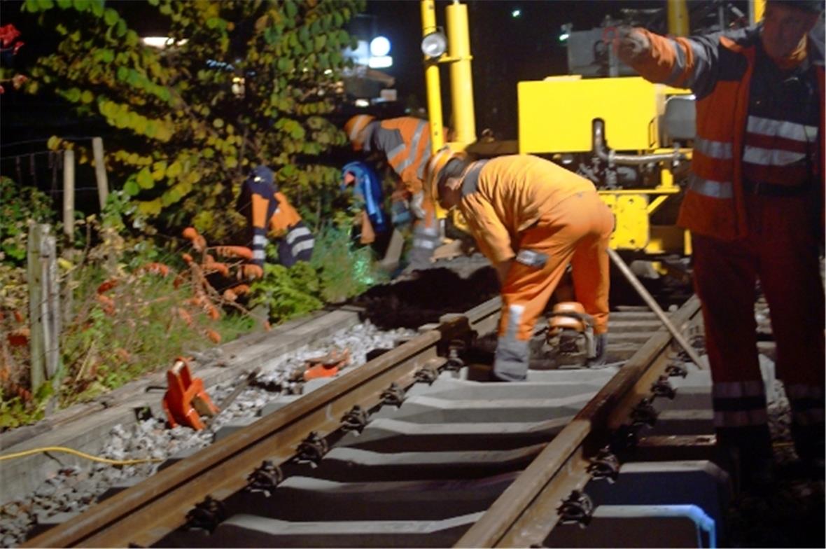 Die Total-Erneuerung der Lenker Bahnlinie ist gestartet