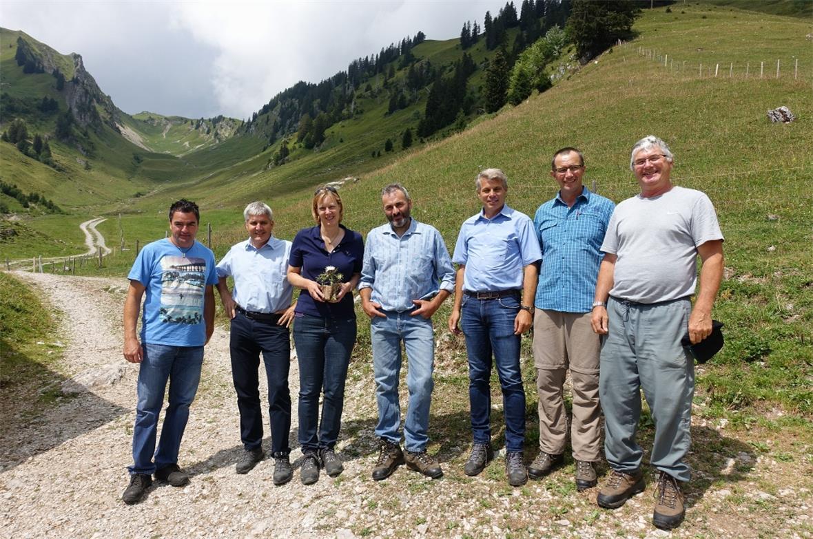 Regierungsrätlicher Besuch auf der Alp Mittelberg