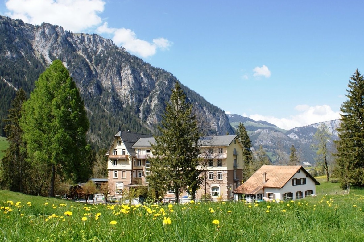 Zwei Jubiläen in einem beim Hotel Kurhaus Grimmialp