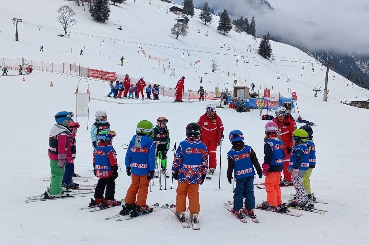 Schule Diemtigtal: Skifahren und Medaillen gewinnen