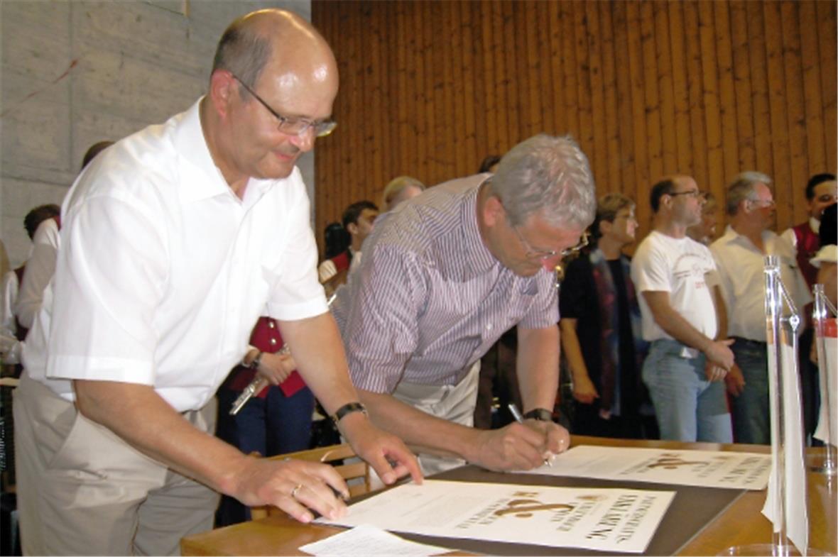 Erlenbach im Simmental (CH) unterzeichnet Partnerschaft mit Erlenbach am Main (D)