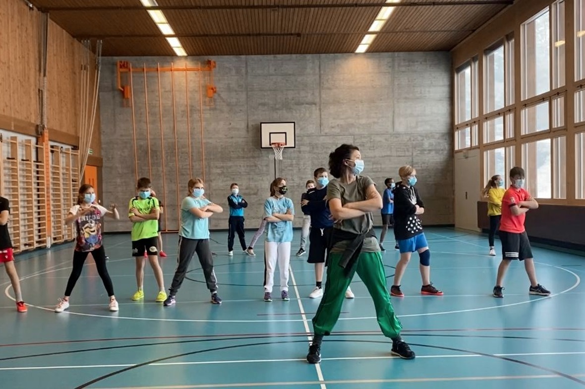 Erfolgreicher Tanz-Workshop in der Schule Latterbach
