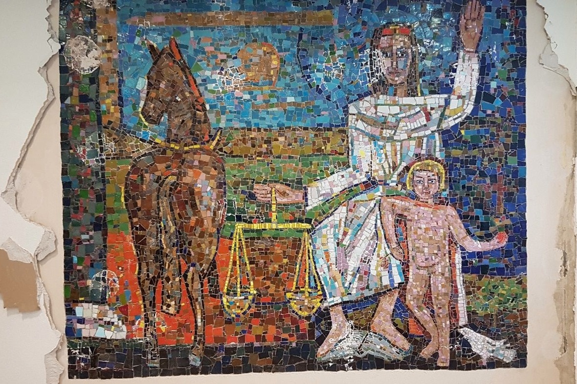 Dem Zweisimmer Mosaik-Kunstwerk droht die Zerstörung!