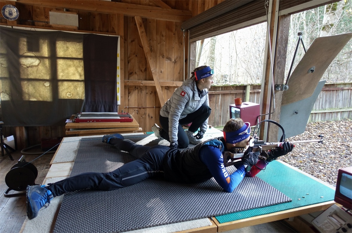 Yara und Joscha Burkhalter starten mit neuer Klappscheibenanlage in die Biathlon-Saison