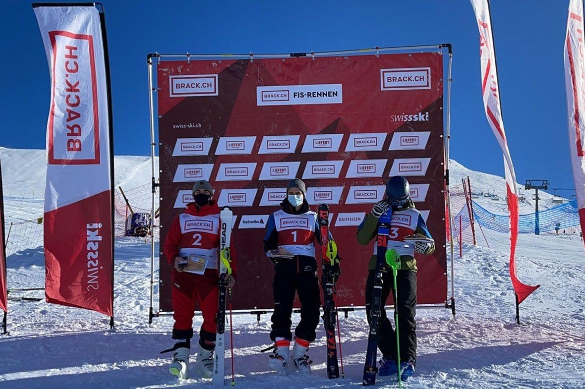 Obersimmentaler Doppelsieg an FIS-Slalom in Davos