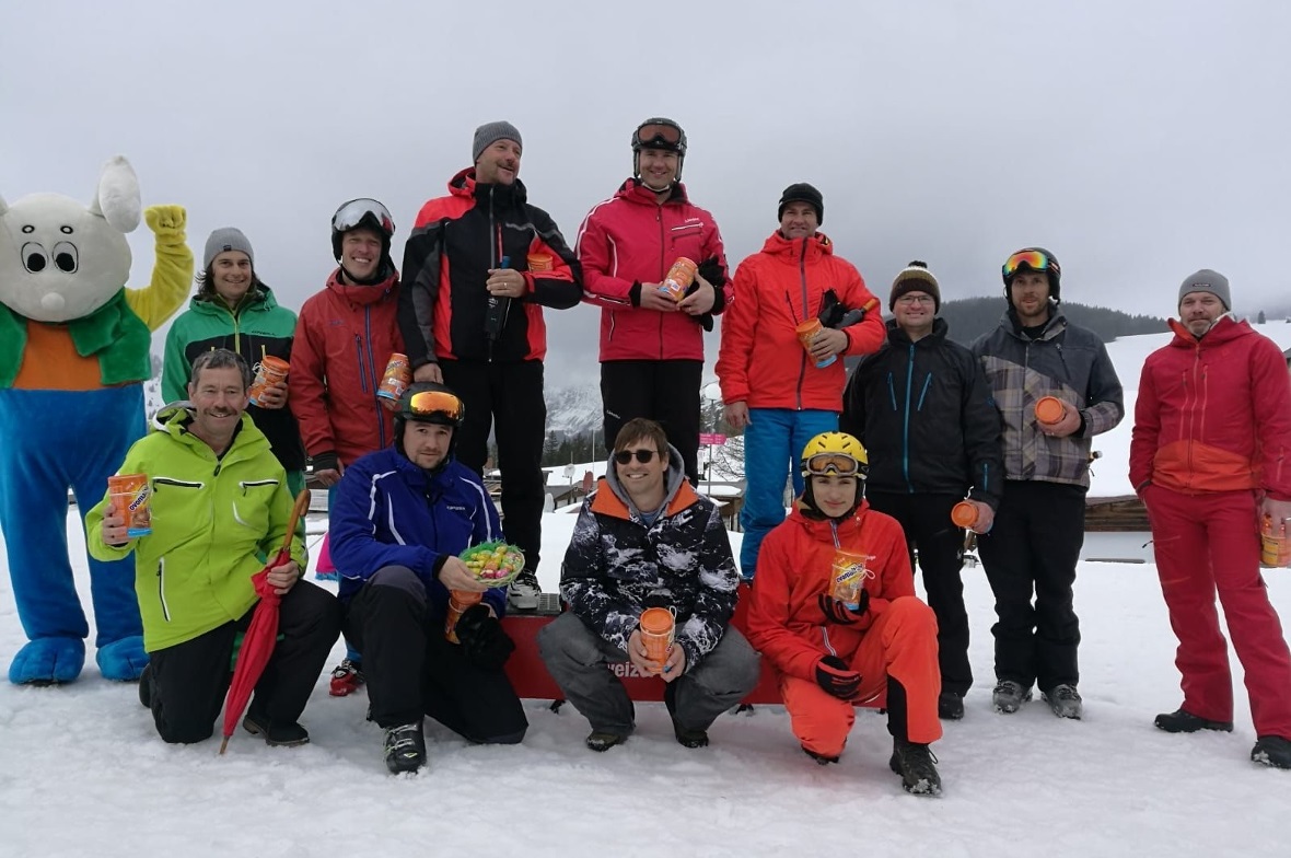 Traditionelles Skifest auf dem Jaunpass
