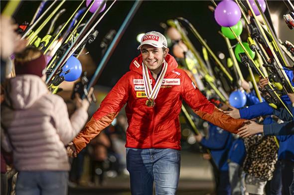 Därstetten feierte seinen Abfahrts-Juniorenweltmeister Livio Hiltbrand 